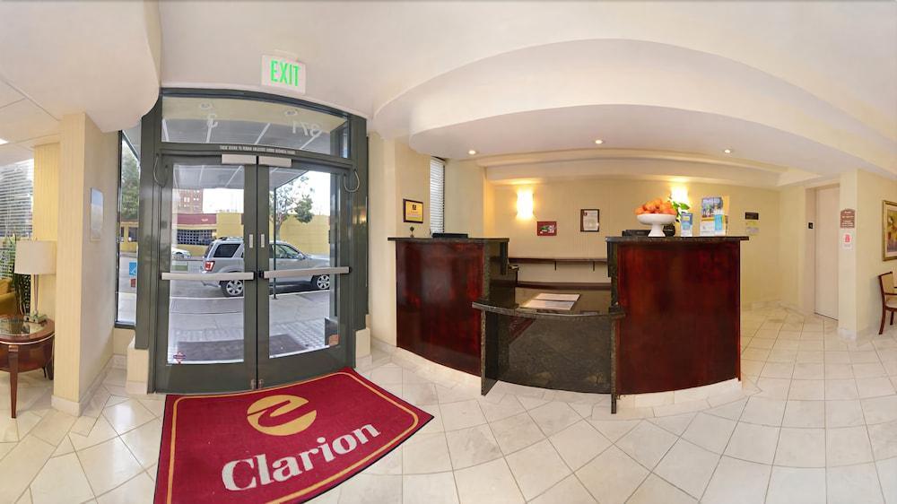 Ramada By Wyndham Oakland Downtown City Center Exterior photo