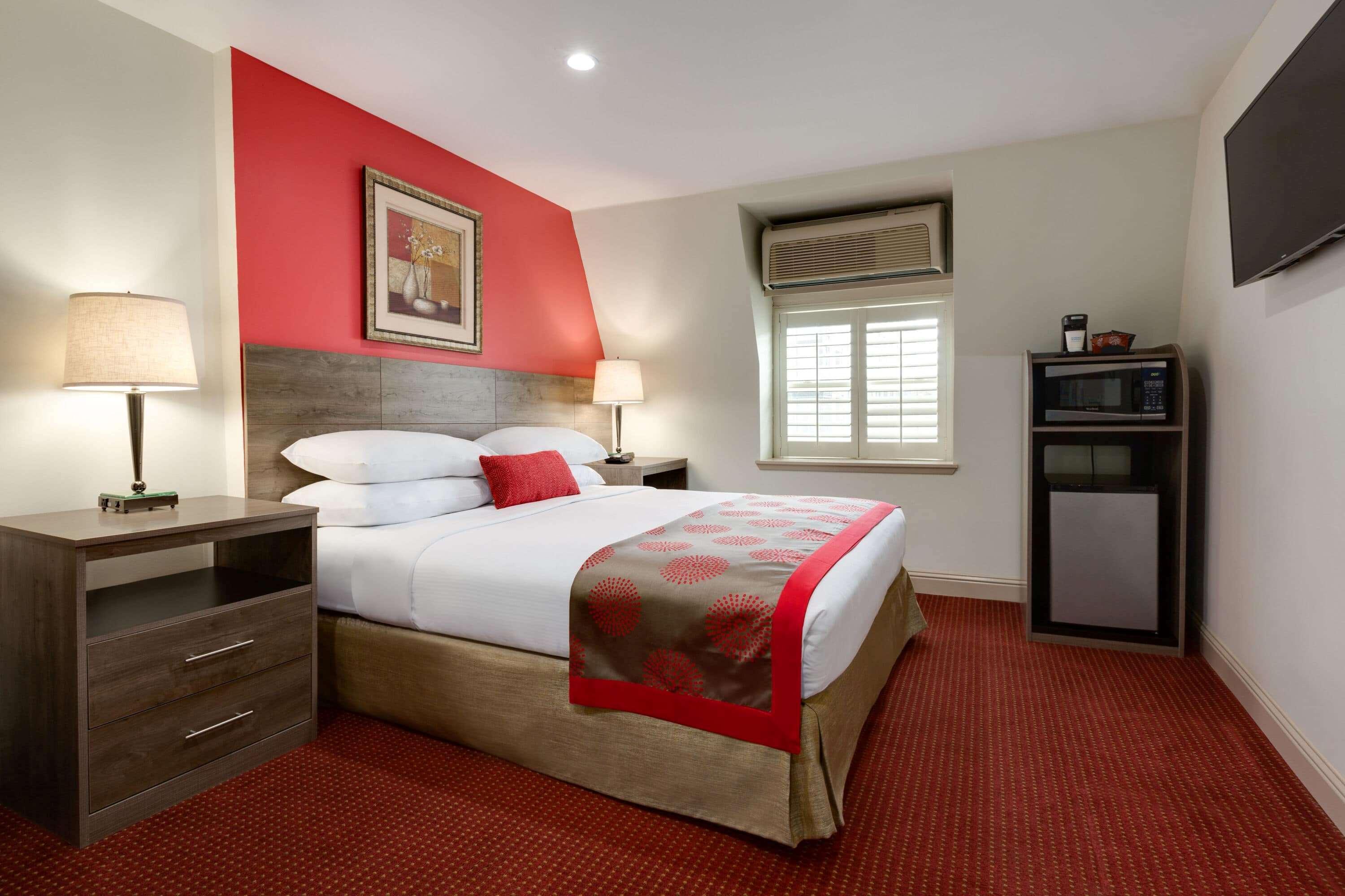 Ramada By Wyndham Oakland Downtown City Center Exterior photo